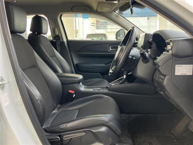 ヴェゼル ｅＨＥＶ　Ｚ　新品タイヤ／保証書／純正　９インチ　メモリーナビ／ホンダセンシング／シートヒーター／車線逸脱防止支援システム／シート　ハーフレザー／電動バックドア／ドライブレコーダー　前後／ヘッドランプ　ＬＥＤ（5枚目）