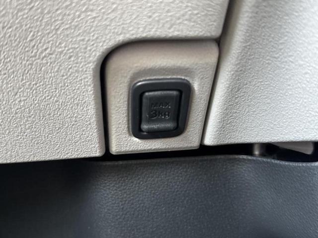 Ｎ－ＢＯＸ ヒョウジュン　保証書／衝突安全装置／電動スライドドア／シートヒーター　前席／車線逸脱防止支援システム／ヘッドランプ　ＬＥＤ／ＥＢＤ付ＡＢＳ／横滑り防止装置／アイドリングストップ／ホンダセンシング／禁煙車（33枚目）