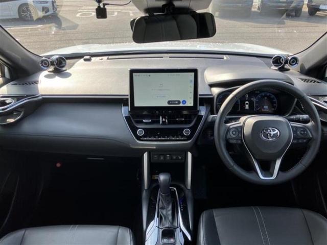 カローラクロス ハイブリッドＺ　ガラスルーフ／モデリスタエアロ／保証書／ディスプレイオーディオ＋ナビ１０インチ／トヨタセーフティセンス／シートヒーター／パノラミックビューモニター／車線逸脱防止支援システム　衝突被害軽減システム（4枚目）