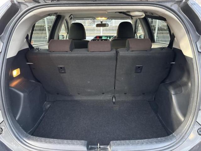 アクア G 純正 SDナビ/ETC/EBD付ABS/横滑り防止装置/アイドリングストップ/バックモニター/ワンセグTV/DVD/エアバッグ 運転席/エアバッグ 助手席/パワーウインドウ/エンジンスタートボタン(19枚目)