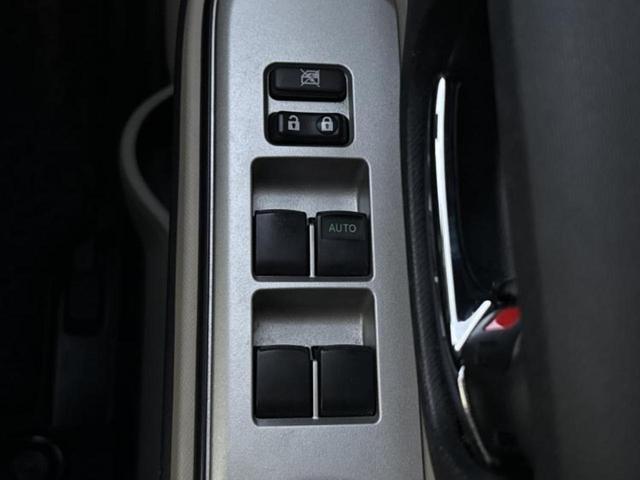 アクア G 純正 SDナビ/ETC/EBD付ABS/横滑り防止装置/アイドリングストップ/バックモニター/ワンセグTV/DVD/エアバッグ 運転席/エアバッグ 助手席/パワーウインドウ/エンジンスタートボタン(29枚目)