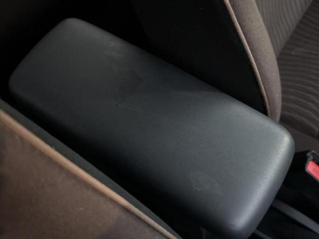 アクア G 純正 SDナビ/ETC/EBD付ABS/横滑り防止装置/アイドリングストップ/バックモニター/ワンセグTV/DVD/エアバッグ 運転席/エアバッグ 助手席/パワーウインドウ/エンジンスタートボタン(32枚目)