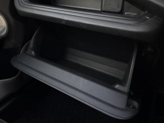 アクア G 純正 SDナビ/ETC/EBD付ABS/横滑り防止装置/アイドリングストップ/バックモニター/ワンセグTV/DVD/エアバッグ 運転席/エアバッグ 助手席/パワーウインドウ/エンジンスタートボタン(36枚目)