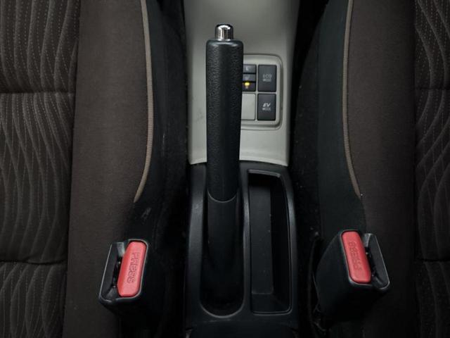 アクア G 純正 SDナビ/ETC/EBD付ABS/横滑り防止装置/アイドリングストップ/バックモニター/ワンセグTV/DVD/エアバッグ 運転席/エアバッグ 助手席/パワーウインドウ/エンジンスタートボタン(37枚目)