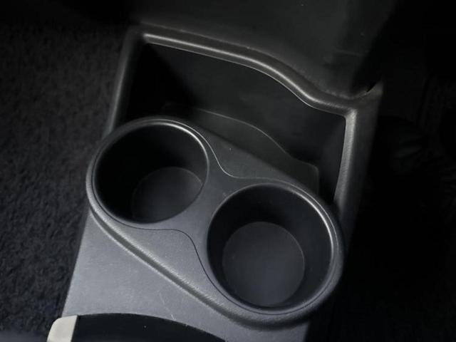 アクア G 純正 SDナビ/ETC/EBD付ABS/横滑り防止装置/アイドリングストップ/バックモニター/ワンセグTV/DVD/エアバッグ 運転席/エアバッグ 助手席/パワーウインドウ/エンジンスタートボタン(38枚目)