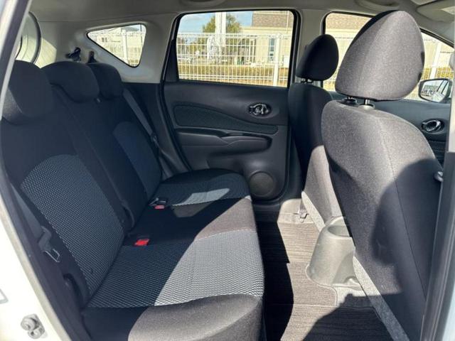 ノート Ｘ　新品タイヤ／保証書／ディスプレイオーディオ／エマージェンシーブレーキ／車線逸脱防止支援システム／Ｂｌｕｅｔｏｏｔｈ接続／ＥＴＣ／ＥＢＤ付ＡＢＳ／横滑り防止装置／アイドリングストップ／エアバッグ　運転席（6枚目）