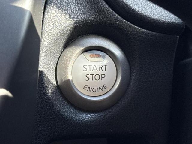 ノート Ｘ　新品タイヤ／保証書／ディスプレイオーディオ／エマージェンシーブレーキ／車線逸脱防止支援システム／Ｂｌｕｅｔｏｏｔｈ接続／ＥＴＣ／ＥＢＤ付ＡＢＳ／横滑り防止装置／アイドリングストップ／エアバッグ　運転席（17枚目）