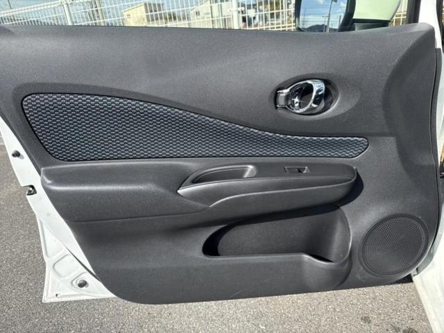 ノート Ｘ　新品タイヤ／保証書／ディスプレイオーディオ／エマージェンシーブレーキ／車線逸脱防止支援システム／Ｂｌｕｅｔｏｏｔｈ接続／ＥＴＣ／ＥＢＤ付ＡＢＳ／横滑り防止装置／アイドリングストップ／エアバッグ　運転席（23枚目）