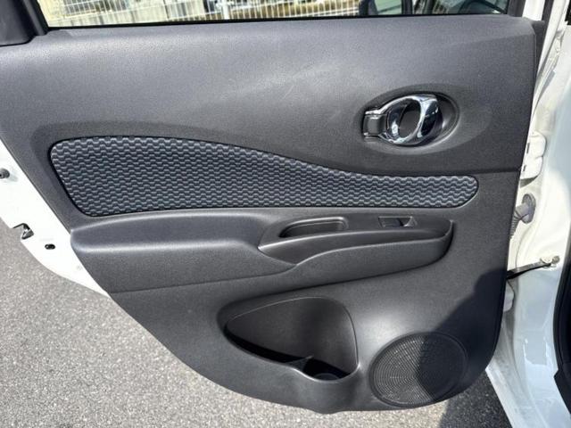 ノート Ｘ　新品タイヤ／保証書／ディスプレイオーディオ／エマージェンシーブレーキ／車線逸脱防止支援システム／Ｂｌｕｅｔｏｏｔｈ接続／ＥＴＣ／ＥＢＤ付ＡＢＳ／横滑り防止装置／アイドリングストップ／エアバッグ　運転席（24枚目）