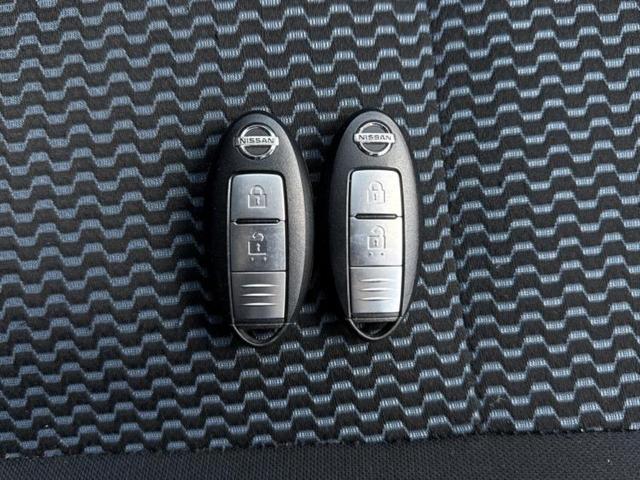 ノート Ｘ　新品タイヤ／保証書／ディスプレイオーディオ／エマージェンシーブレーキ／車線逸脱防止支援システム／Ｂｌｕｅｔｏｏｔｈ接続／ＥＴＣ／ＥＢＤ付ＡＢＳ／横滑り防止装置／アイドリングストップ／エアバッグ　運転席（30枚目）