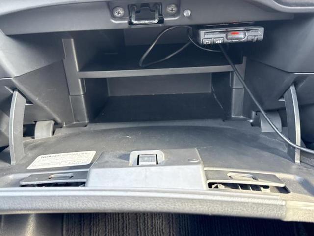 ノート Ｘ　新品タイヤ／保証書／ディスプレイオーディオ／エマージェンシーブレーキ／車線逸脱防止支援システム／Ｂｌｕｅｔｏｏｔｈ接続／ＥＴＣ／ＥＢＤ付ＡＢＳ／横滑り防止装置／アイドリングストップ／エアバッグ　運転席（31枚目）