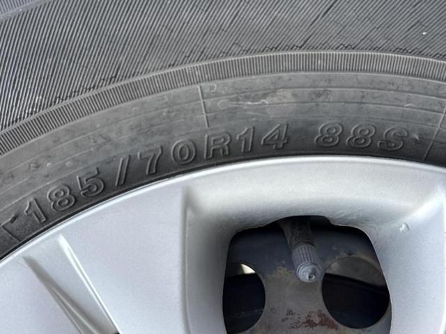 ノート Ｘ　新品タイヤ／保証書／ディスプレイオーディオ／エマージェンシーブレーキ／車線逸脱防止支援システム／Ｂｌｕｅｔｏｏｔｈ接続／ＥＴＣ／ＥＢＤ付ＡＢＳ／横滑り防止装置／アイドリングストップ／エアバッグ　運転席（47枚目）