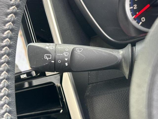 ルーミー カスタムＧ－Ｔ　新品タイヤ／保証書／純正　９インチ　ＳＤナビ／衝突安全装置／両側電動スライドドア／シートヒーター　前席／パノラミックビューモニター／車線逸脱防止支援システム／ドライブレコーダー　社外　全周囲カメラ（17枚目）