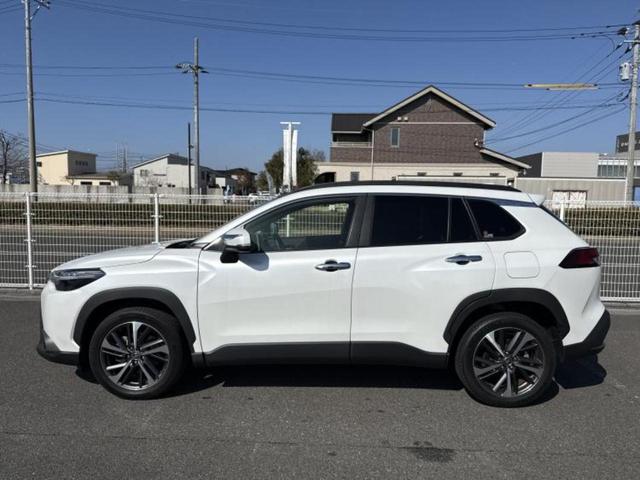 カローラクロス ハイブリッドＺ　新品タイヤ／ガラスルーフ／保証書／ディスプレイオーディオ８インチ／衝突安全装置／シートヒーター／パノラミックビューモニター／車線逸脱防止支援システム／シート　ハーフレザー／電動バックドア　全周囲カメラ（2枚目）