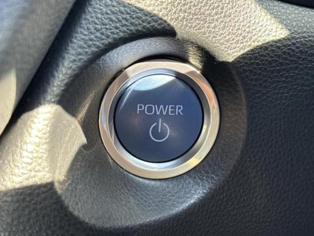 カローラクロス ハイブリッドＺ　新品タイヤ／ガラスルーフ／保証書／ディスプレイオーディオ８インチ／衝突安全装置／シートヒーター／パノラミックビューモニター／車線逸脱防止支援システム／シート　ハーフレザー／電動バックドア　全周囲カメラ（18枚目）