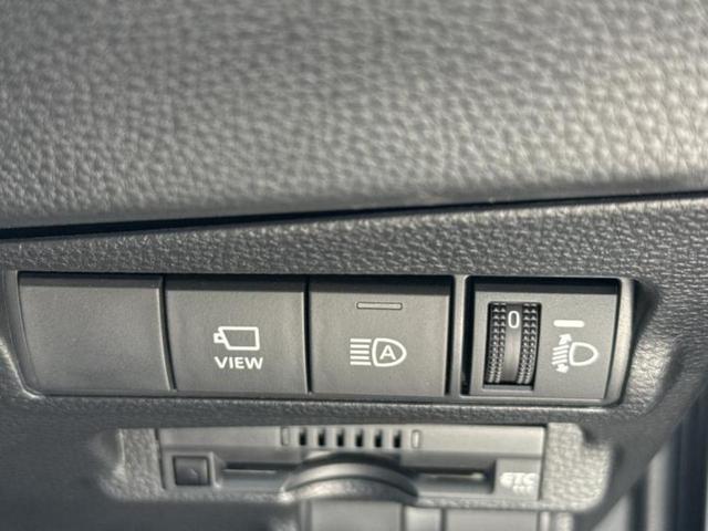 カローラクロス ハイブリッドＺ　新品タイヤ／ガラスルーフ／保証書／ディスプレイオーディオ８インチ／衝突安全装置／シートヒーター／パノラミックビューモニター／車線逸脱防止支援システム／シート　ハーフレザー／電動バックドア　全周囲カメラ（26枚目）