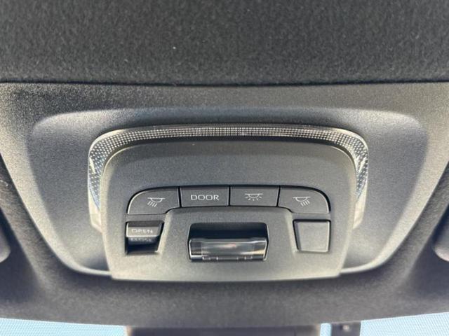 カローラクロス ハイブリッドＺ　新品タイヤ／ガラスルーフ／保証書／ディスプレイオーディオ８インチ／衝突安全装置／シートヒーター／パノラミックビューモニター／車線逸脱防止支援システム／シート　ハーフレザー／電動バックドア　全周囲カメラ（41枚目）