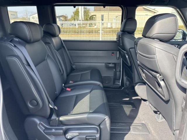 ステップワゴン eHEVスパーダ 純正 11インチ ナビ/フリップダウンモニター 純正 15.6インチ/ホンダセンシング/両側電動スライドドア/シートヒーター 前席/車線逸脱防止支援システム/電動バックドア/登録済未使用車 禁煙車(5枚目)