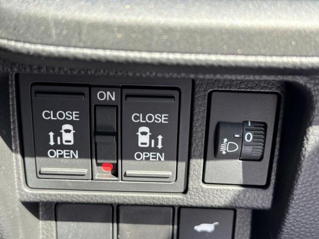 ステップワゴン eHEVスパーダ 純正 11インチ ナビ/フリップダウンモニター 純正 15.6インチ/ホンダセンシング/両側電動スライドドア/シートヒーター 前席/車線逸脱防止支援システム/電動バックドア/登録済未使用車 禁煙車(29枚目)