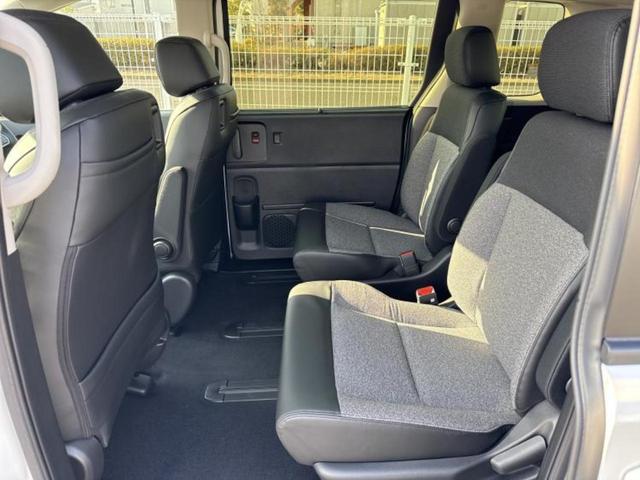 フリード ｅＨＥＶエアーＥＸ　保証書／純正　１１インチ　ナビ／ホンダセンシング／両側電動スライドドア／シートヒーター　前席／車線逸脱防止支援システム／登録済未使用車／ヘッドランプ　ＬＥＤ／Ｂｌｕｅｔｏｏｔｈ接続／ＥＢＤ付ＡＢＳ（8枚目）