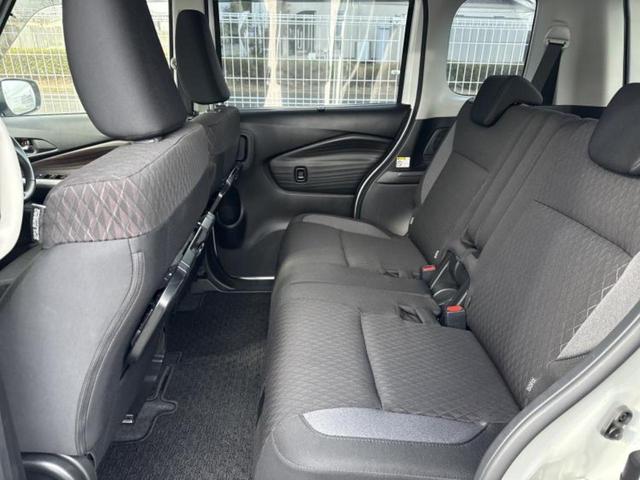 ソリオバンディット バンディットハイブリッドＭＶ　保証書／純正　９インチ　ＳＤナビ／衝突安全装置／両側電動スライドドア／シートヒーター　前席／全方位モニター用カメラ／車線逸脱防止支援システム／ヘッドランプ　ＬＥＤ／Ｂｌｕｅｔｏｏｔｈ接続／ＥＴＣ（8枚目）