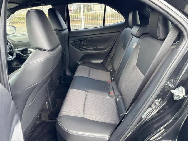 ヤリスクロス ハイブリッドＺ　保証書／ディスプレイオーディオ９インチ／衝突安全装置／シートヒーター　前席／パノラミックビューモニター／車線逸脱防止支援システム／シート　ハーフレザー／ヘッドランプ　ＬＥＤ／ＵＳＢジャック　電動シート（8枚目）