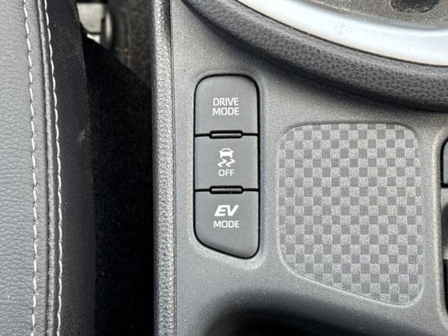 ヤリスクロス ハイブリッドＺ　保証書／ディスプレイオーディオ９インチ／衝突安全装置／シートヒーター　前席／パノラミックビューモニター／車線逸脱防止支援システム／シート　ハーフレザー／ヘッドランプ　ＬＥＤ／ＵＳＢジャック　電動シート（26枚目）