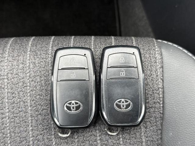 ヤリスクロス ハイブリッドＺ　保証書／ディスプレイオーディオ９インチ／衝突安全装置／シートヒーター　前席／パノラミックビューモニター／車線逸脱防止支援システム／シート　ハーフレザー／ヘッドランプ　ＬＥＤ／ＵＳＢジャック　電動シート（34枚目）