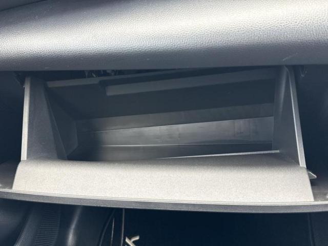 ヤリスクロス ハイブリッドＺ　保証書／ディスプレイオーディオ９インチ／衝突安全装置／シートヒーター　前席／パノラミックビューモニター／車線逸脱防止支援システム／シート　ハーフレザー／ヘッドランプ　ＬＥＤ／ＵＳＢジャック　電動シート（35枚目）