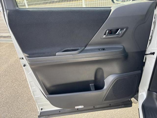 アルファード ２４０Ｓ　新品タイヤ／保証書／純正　ＨＤＤナビ／フリップダウンモニター　社外　１０．１インチ／両側電動スライドドア／パノラミックビューモニター／ヘッドランプ　ＨＩＤ／Ｂｌｕｅｔｏｏｔｈ接続／ＥＴＣ　ローダウン（23枚目）