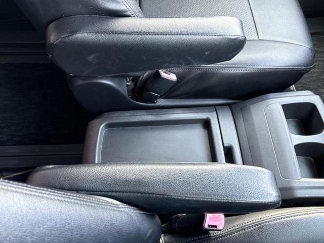 アルファード ２４０Ｓ　新品タイヤ／保証書／純正　ＨＤＤナビ／フリップダウンモニター　社外　１０．１インチ／両側電動スライドドア／パノラミックビューモニター／ヘッドランプ　ＨＩＤ／Ｂｌｕｅｔｏｏｔｈ接続／ＥＴＣ　ローダウン（35枚目）