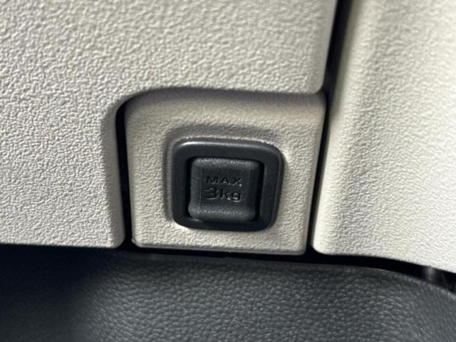 Ｎ－ＢＯＸ ヒョウジュン　保証書／衝突安全装置／電動スライドドア／シートヒーター　前席／車線逸脱防止支援システム／ヘッドランプ　ＬＥＤ／ＥＢＤ付ＡＢＳ／横滑り防止装置／アイドリングストップ／ホンダセンシング／禁煙車（32枚目）