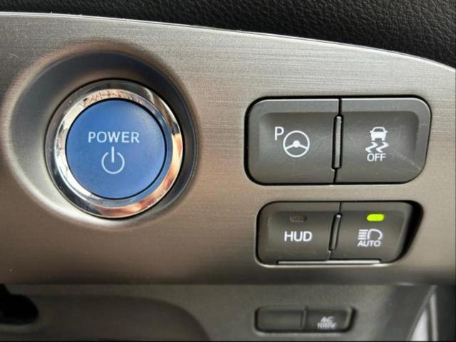 プリウス Ａツーリングセレクションブラックエディション　新品タイヤ／保証書／ディスプレイオーディオ＋ナビ８インチ／衝突安全装置／シートヒーター／パノラミックビューモニター／車線逸脱防止支援システム／シート　合皮／パーキングアシスト　自動操舵　全周囲カメラ（14枚目）