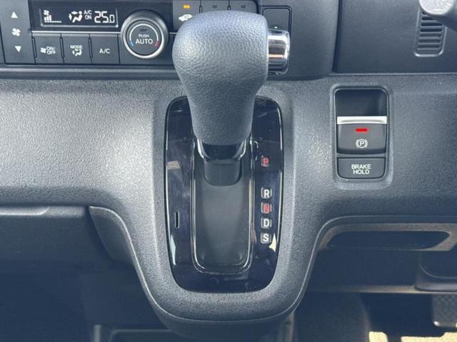 N-BOXカスタム ヒョウジュン 保証書/ホンダセンシング/電動スライドドア/シートヒーター 前席/車線逸脱防止支援システム/ヘッドランプ LED/EBD付ABS/横滑り防止装置/アイドリングストップ/禁煙車/エアバッグ 運転席(13枚目)