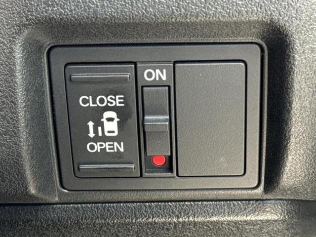 N-BOXカスタム ヒョウジュン 保証書/ホンダセンシング/電動スライドドア/シートヒーター 前席/車線逸脱防止支援システム/ヘッドランプ LED/EBD付ABS/横滑り防止装置/アイドリングストップ/禁煙車/エアバッグ 運転席(16枚目)