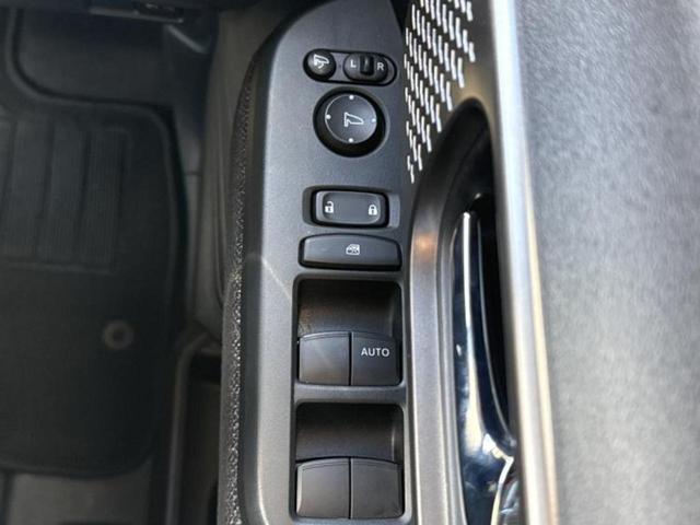 N-BOXカスタム ヒョウジュン 保証書/ホンダセンシング/電動スライドドア/シートヒーター 前席/車線逸脱防止支援システム/ヘッドランプ LED/EBD付ABS/横滑り防止装置/アイドリングストップ/禁煙車/エアバッグ 運転席(18枚目)