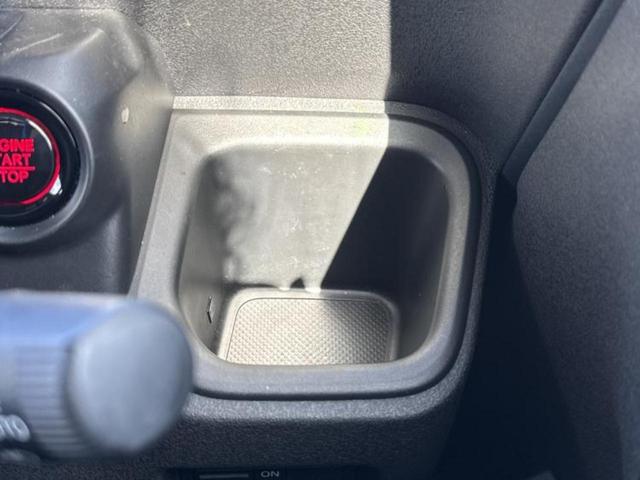 N-BOXカスタム ヒョウジュン 保証書/ホンダセンシング/電動スライドドア/シートヒーター 前席/車線逸脱防止支援システム/ヘッドランプ LED/EBD付ABS/横滑り防止装置/アイドリングストップ/禁煙車/エアバッグ 運転席(30枚目)