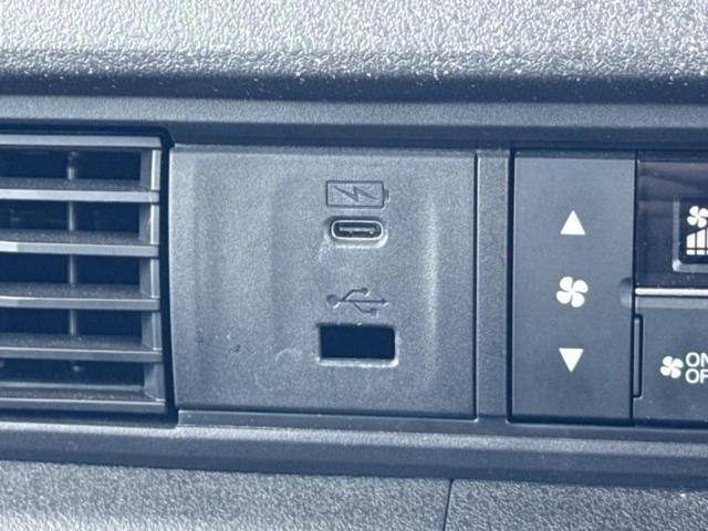 N-BOXカスタム ヒョウジュン 保証書/ホンダセンシング/電動スライドドア/シートヒーター 前席/車線逸脱防止支援システム/ヘッドランプ LED/EBD付ABS/横滑り防止装置/アイドリングストップ/禁煙車/エアバッグ 運転席(34枚目)