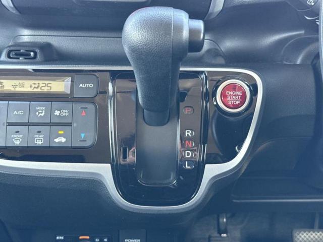 N-BOX G・Lパッケージ 保証書/純正 SDナビ/衝突安全装置/電動スライドドア/Bluetooth接続/ETC/EBD付ABS/横滑り防止装置/アイドリングストップ/バックモニター/ワンセグTV/エアバッグ 運転席(18枚目)