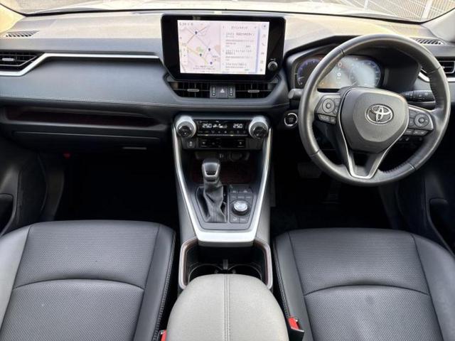 RAV4 4WD G Zパッケージ 純正エアロ/保証書/純正 10インチ SDナビ/トヨタセーフティセンス/シートヒーター/パノラミックビューモニター/車線逸脱防止支援システム/シート 合皮/電動バックドア/ヘッドランプ LED 4WD(4枚目)