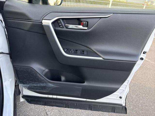 RAV4 4WD G Zパッケージ 純正エアロ/保証書/純正 10インチ SDナビ/トヨタセーフティセンス/シートヒーター/パノラミックビューモニター/車線逸脱防止支援システム/シート 合皮/電動バックドア/ヘッドランプ LED 4WD(21枚目)