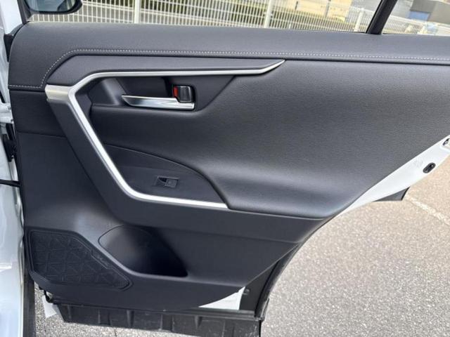RAV4 4WD G Zパッケージ 純正エアロ/保証書/純正 10インチ SDナビ/トヨタセーフティセンス/シートヒーター/パノラミックビューモニター/車線逸脱防止支援システム/シート 合皮/電動バックドア/ヘッドランプ LED 4WD(22枚目)