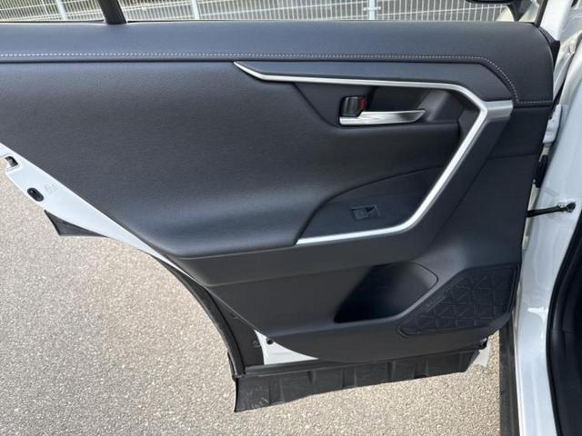 RAV4 4WD G Zパッケージ 純正エアロ/保証書/純正 10インチ SDナビ/トヨタセーフティセンス/シートヒーター/パノラミックビューモニター/車線逸脱防止支援システム/シート 合皮/電動バックドア/ヘッドランプ LED 4WD(24枚目)