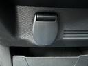 Ｓ　保証書／エマージェンシーブレーキ／アイドリングストップ／禁煙車／エアバッグ　運転席／エアバッグ　助手席／パワーウインドウ／オートライト／盗難防止システム／マニュアルエアコン／取扱説明書　盗難防止装置（33枚目）