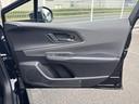 落ち着いた色合いが、車内全体にリラックスした雰囲気をもたらします。シンプルながらも、丁寧に作り込まれた空間をご体感ください。◆画像認識AIによる推定であり実際と異なる場合があります。