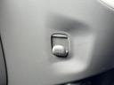 アームレストには、３ｋｇまでの荷物を置ける設計です。運転中のちょっとした荷物置き場として活用できます。