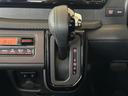 スムーズなシフト操作で快適なドライブを。確実な操作感で、運転の楽しさを高めます。洗練されたデザインも魅力です。