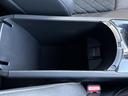小物を収納できるスペース。ドライブの必需品を整理整頓し、車内をすっきりとした状態に保てます。