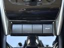 走行モードを切り替えられるスイッチ類が集中。スポーティーな走りや、燃費の良いエコドライブなど、シーンに合わせて走行スタイルを選択できます。