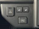 シートヒーターのスイッチが手元にあり、冬場の運転も快適に。温める時間を気にせず、すぐに暖まることができます。